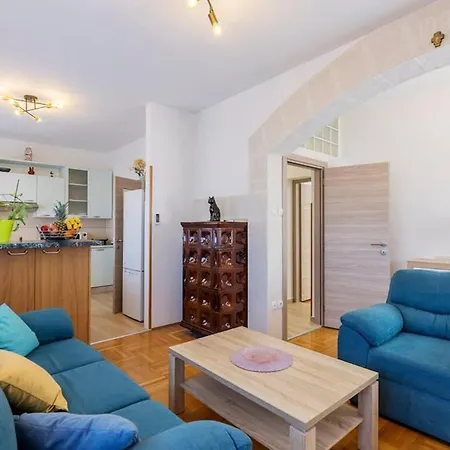 Beautiful For Rest And Restful Sleep Apartamento Pula