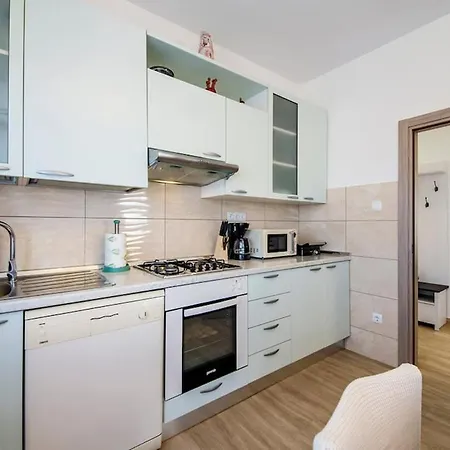 Beautiful For Rest And Restful Sleep Apartmán Pula